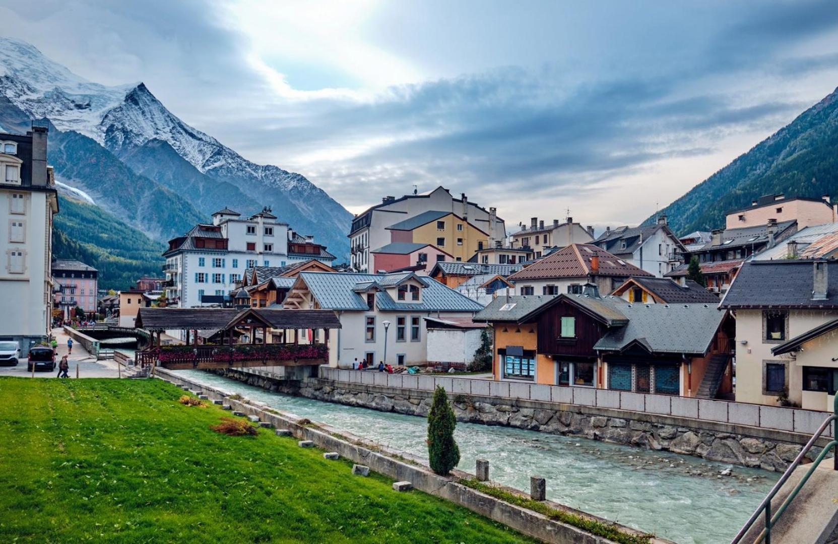 Apartment Midi Loft - A Central Chamonix Mountain Haven Exterior photo